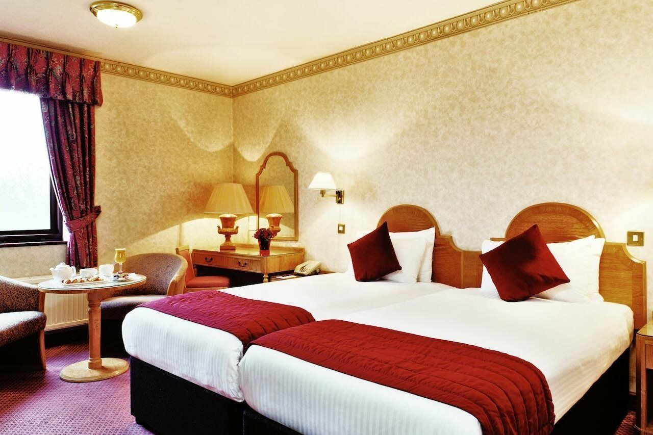 コプソーン エフィンガム ガトウィック ホテル Copthorne  エクステリア 写真